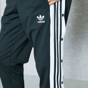 ADIDAS ORIGINALS
Black Adicolor Adibreak Lounge Pants